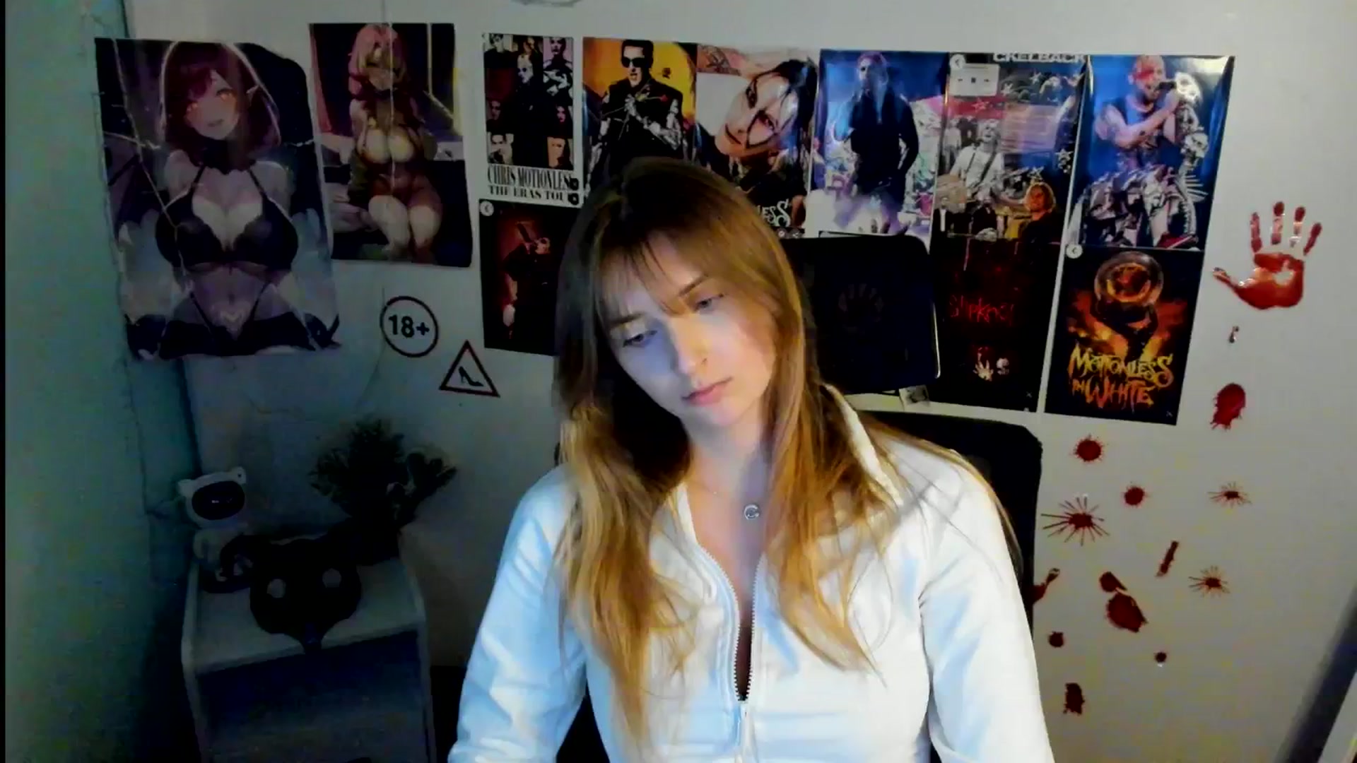 Gallery image thumbnail from Lisa_Star_'s myfreecams stream on, 11/01/2025, 15:39 image 14 of 20
