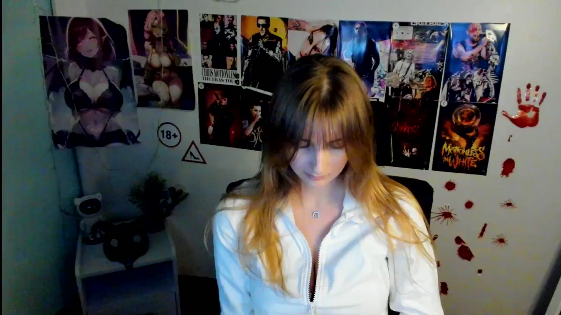 Gallery image thumbnail from Lisa_Star_'s myfreecams stream on, 11/01/2025, 15:39 image 8 of 20