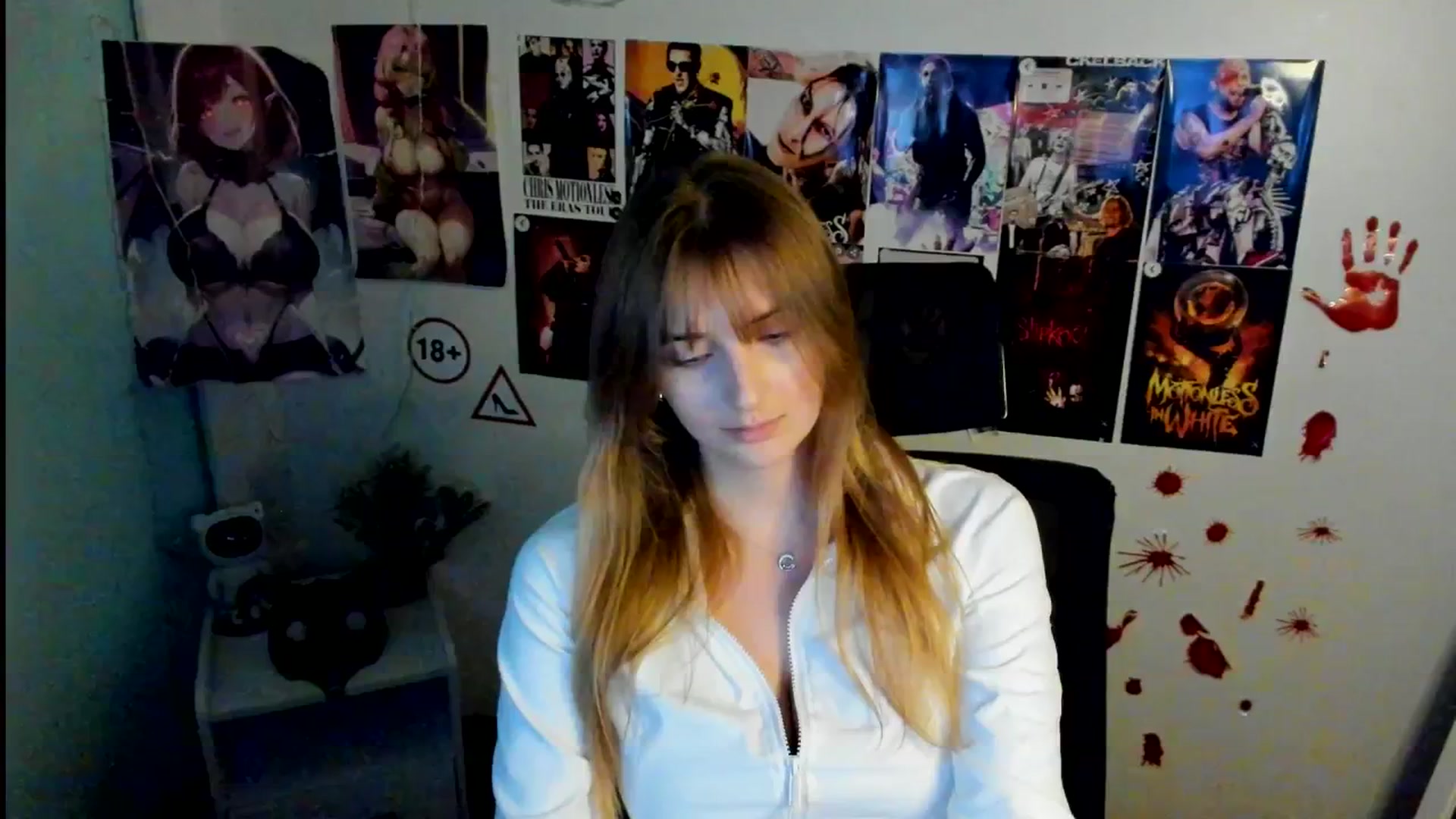 Gallery image thumbnail from Lisa_Star_'s myfreecams stream on, 11/01/2025, 15:39 image 16 of 20