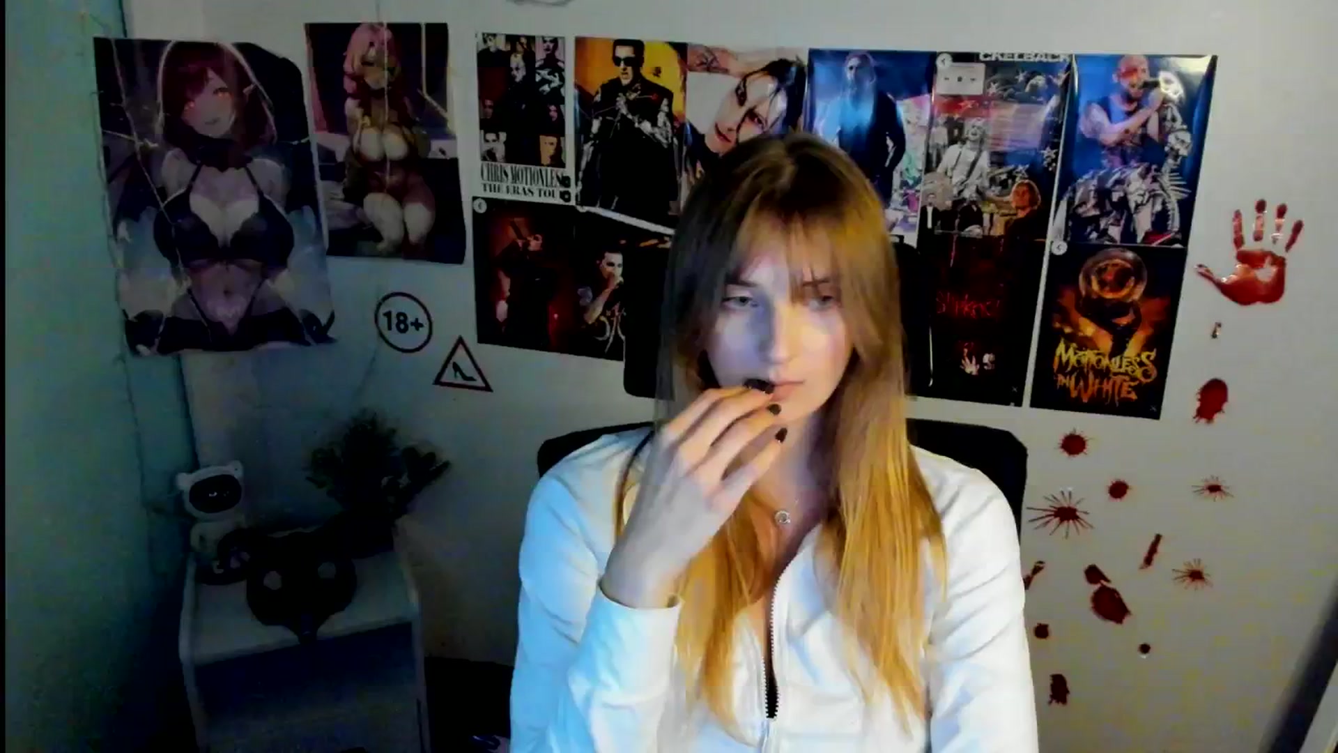 Gallery image thumbnail from Lisa_Star_'s myfreecams stream on, 11/01/2025, 15:39 image 17 of 20