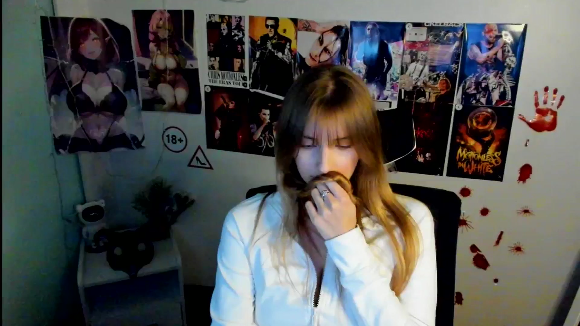 Gallery image thumbnail from Lisa_Star_'s myfreecams stream on, 11/01/2025, 15:39 image 20 of 20