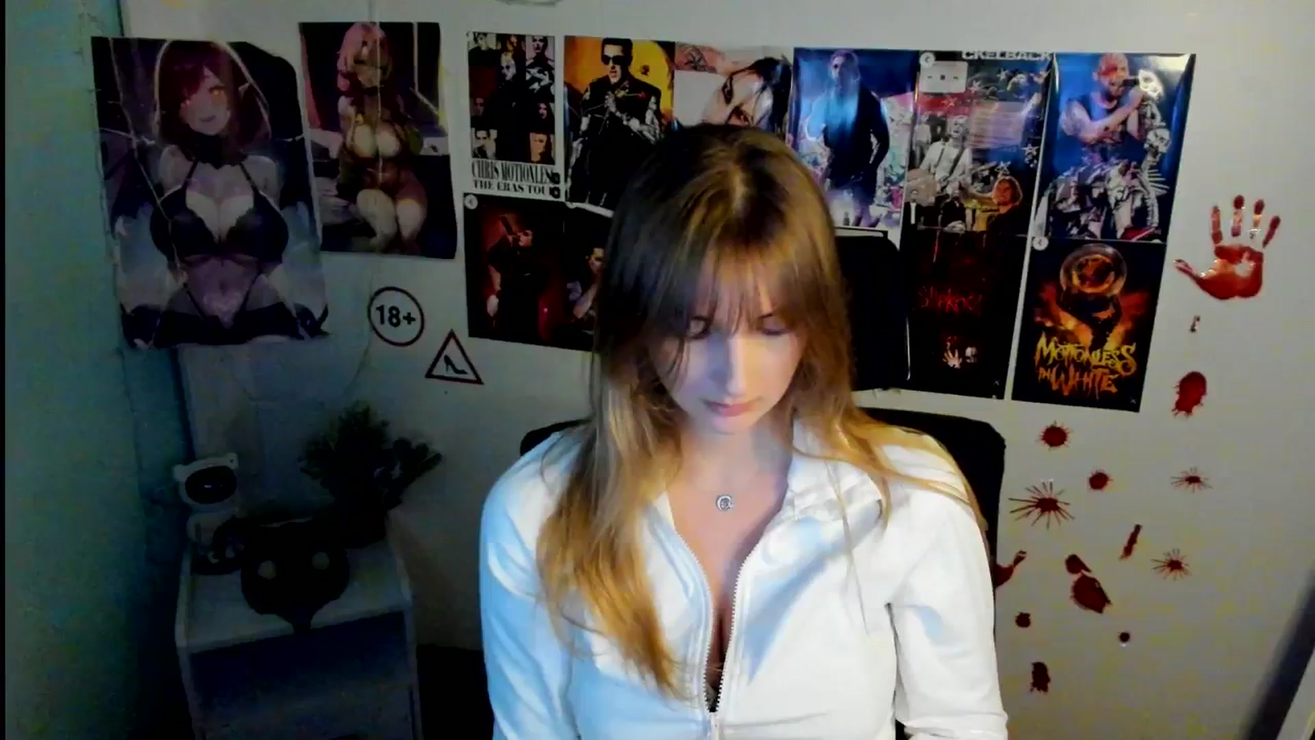 Gallery image thumbnail from Lisa_Star_'s myfreecams stream on, 11/01/2025, 15:39 image 7 of 20