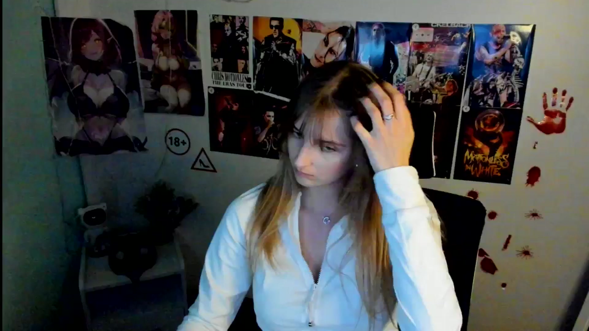 Gallery image thumbnail from Lisa_Star_'s myfreecams stream on, 11/01/2025, 16:27 image 14 of 20