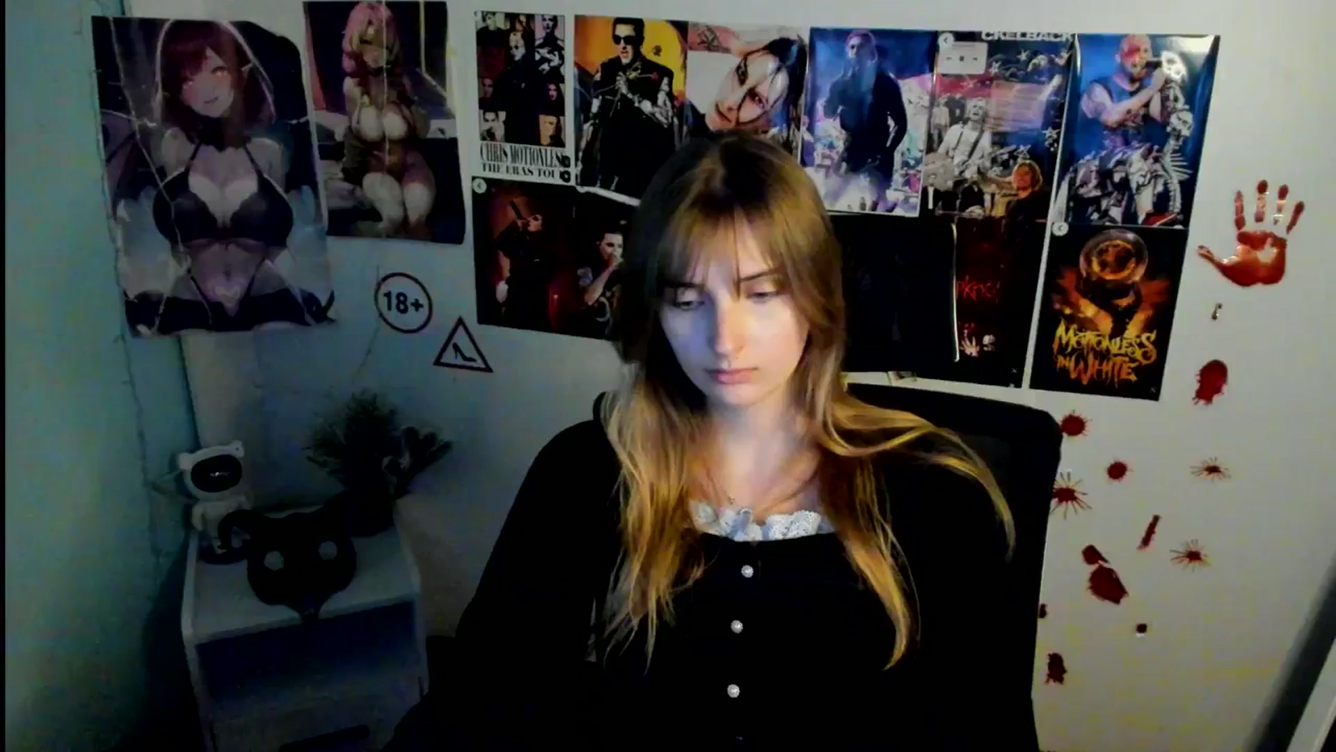 Gallery image thumbnail from Lisa_Star_'s myfreecams stream on, 11/02/2025, 15:51 image 17 of 20