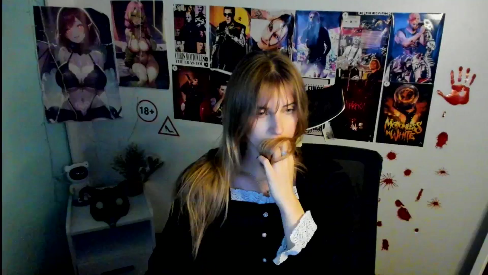 Gallery image thumbnail from Lisa_Star_'s myfreecams stream on, 11/02/2025, 17:17 image 19 of 20