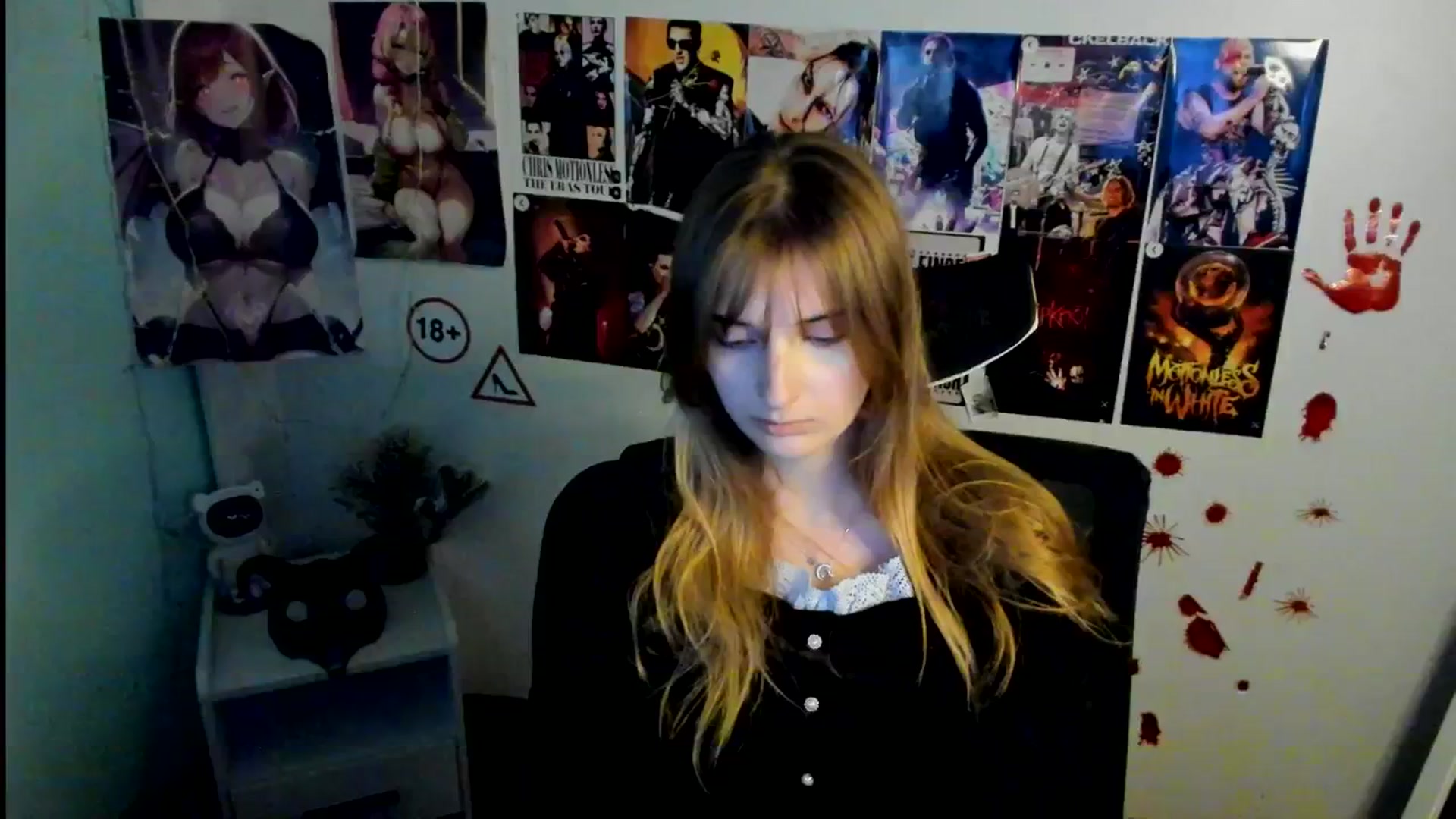 Gallery image thumbnail from Lisa_Star_'s myfreecams stream on, 11/02/2025, 17:17 image 17 of 20