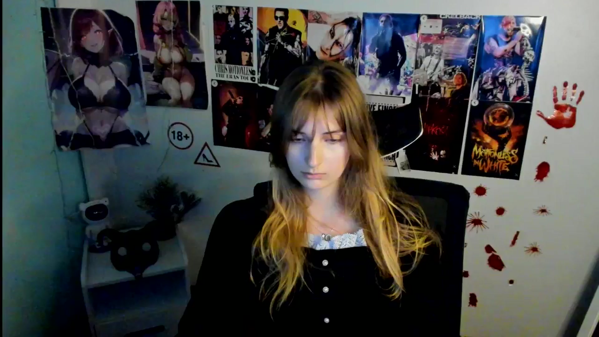 Gallery image thumbnail from Lisa_Star_'s myfreecams stream on, 11/02/2025, 17:17 image 18 of 20