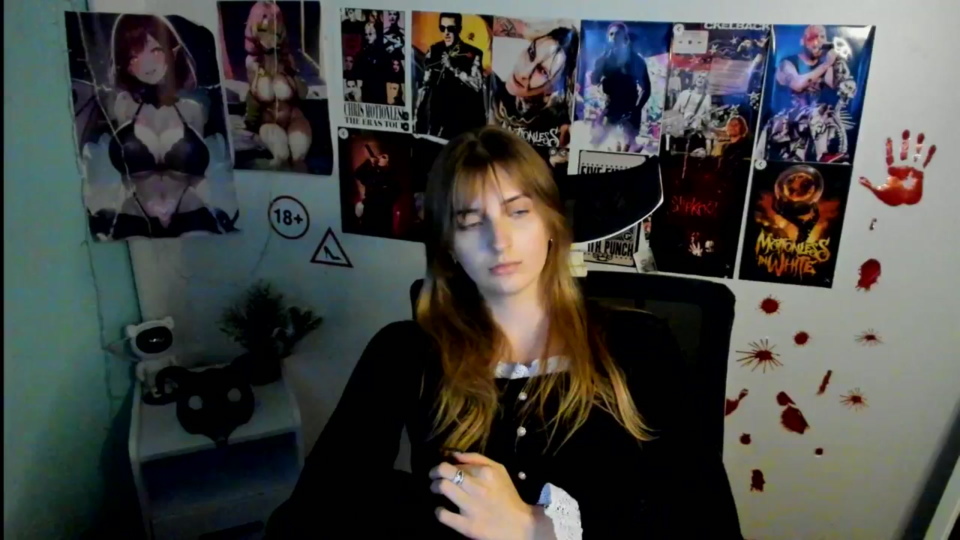 Gallery image thumbnail from Lisa_Star_'s myfreecams stream on, 11/02/2025, 17:17 image 9 of 20
