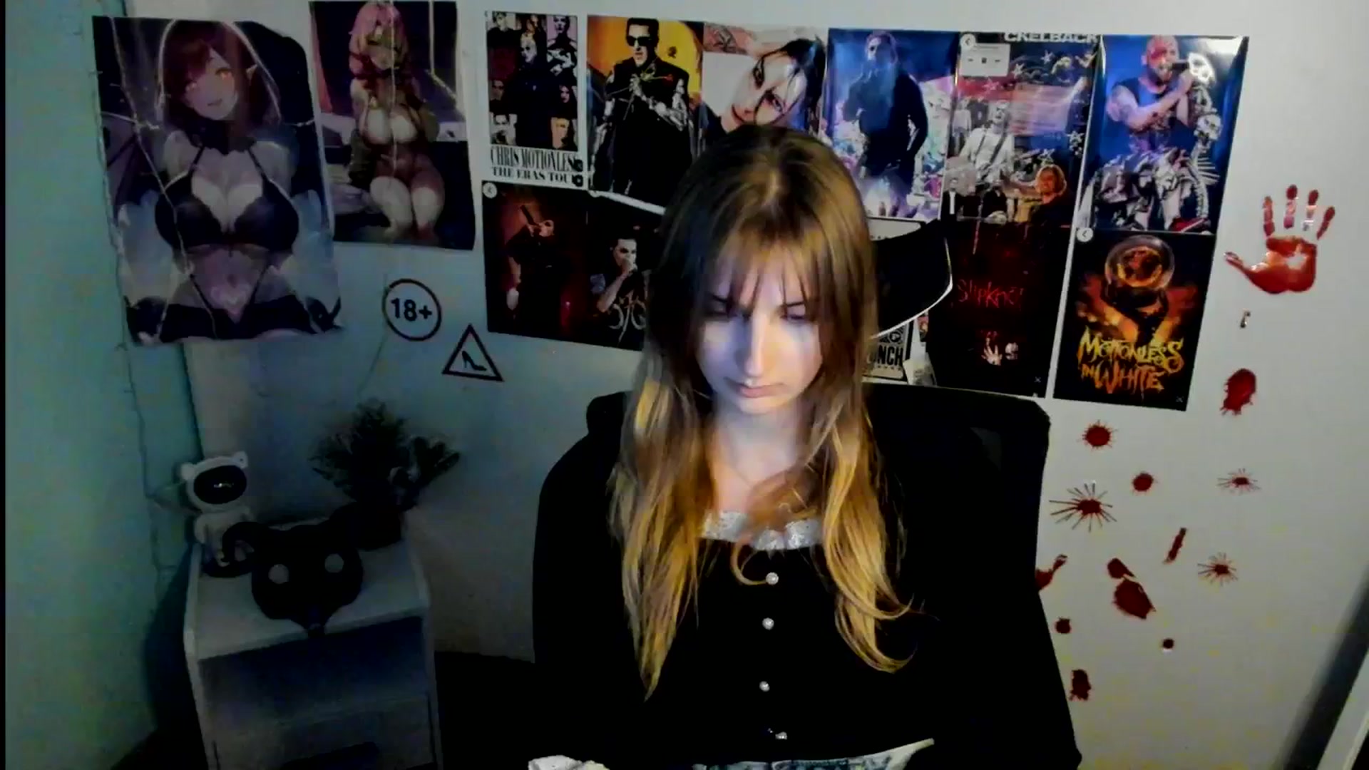 Gallery image thumbnail from Lisa_Star_'s myfreecams stream on, 11/02/2025, 17:36 image 19 of 20