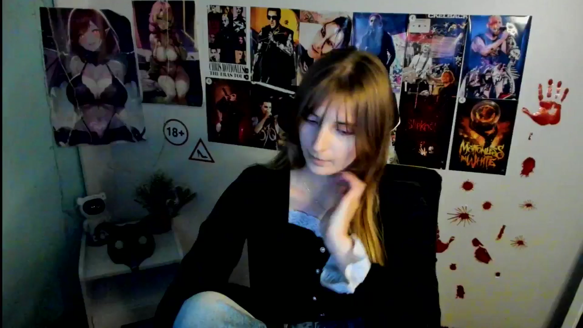 Gallery image thumbnail from Lisa_Star_'s myfreecams stream on, 11/02/2025, 17:36 image 7 of 20
