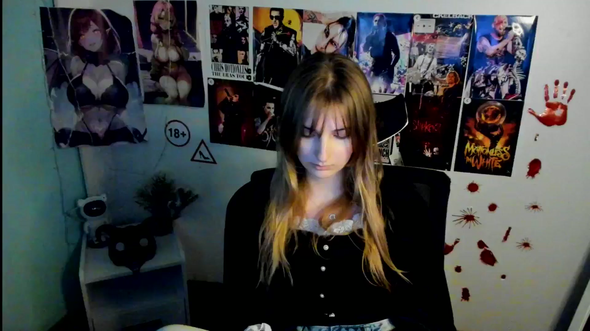 Gallery image thumbnail from Lisa_Star_'s myfreecams stream on, 11/02/2025, 17:36 image 16 of 20