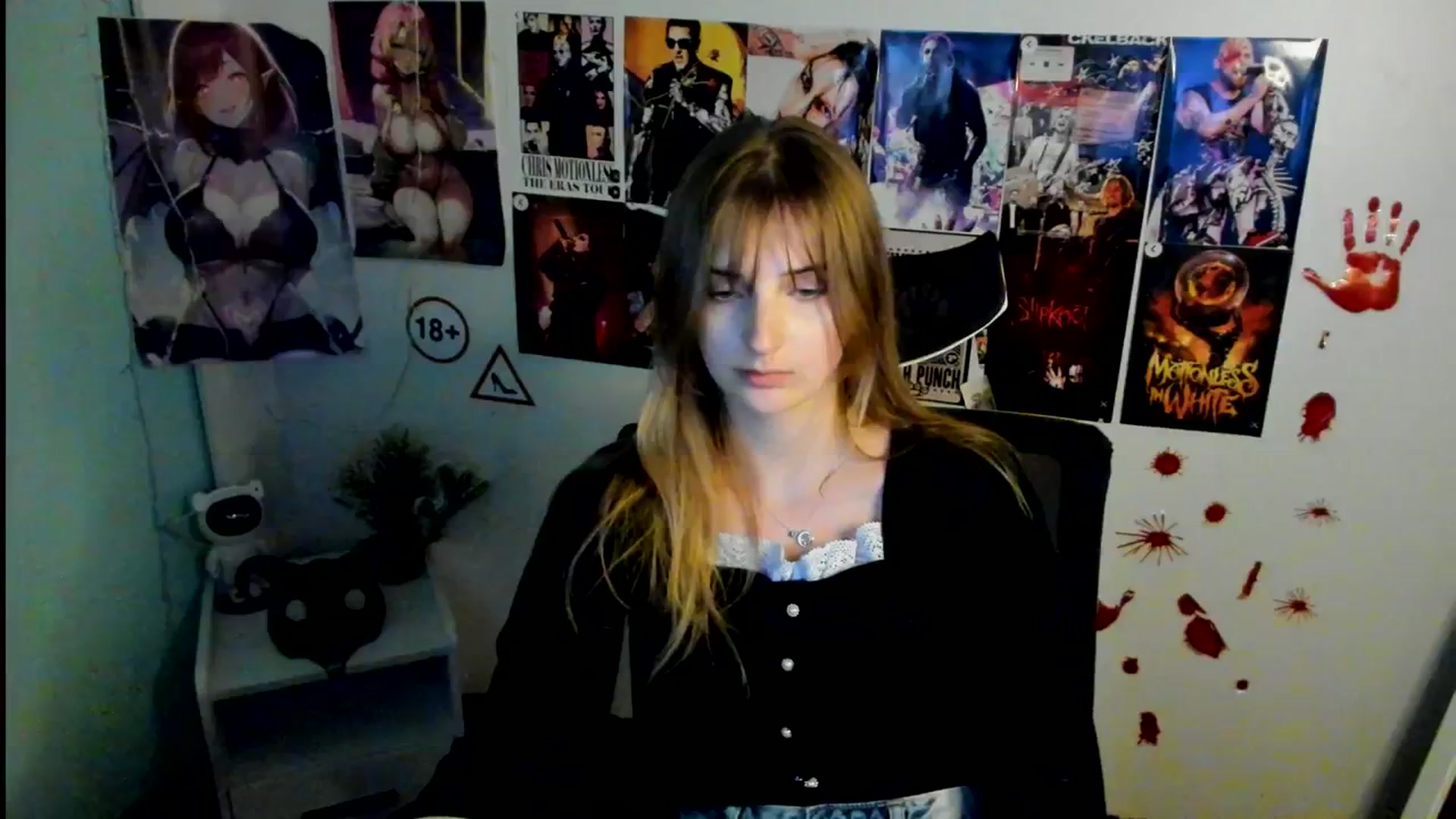 Gallery image thumbnail from Lisa_Star_'s myfreecams stream on, 11/02/2025, 17:36 image 13 of 20