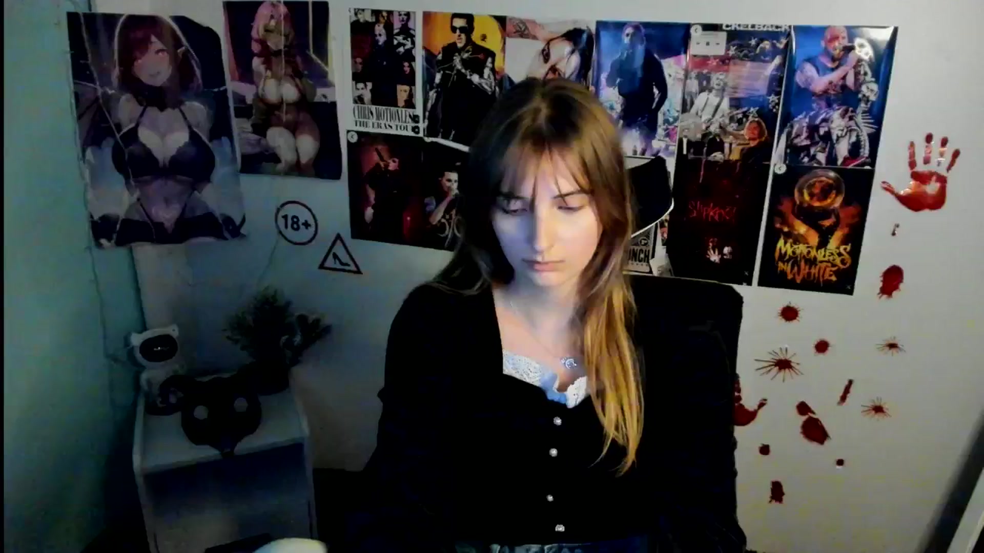Gallery image thumbnail from Lisa_Star_'s myfreecams stream on, 11/02/2025, 17:36 image 5 of 20