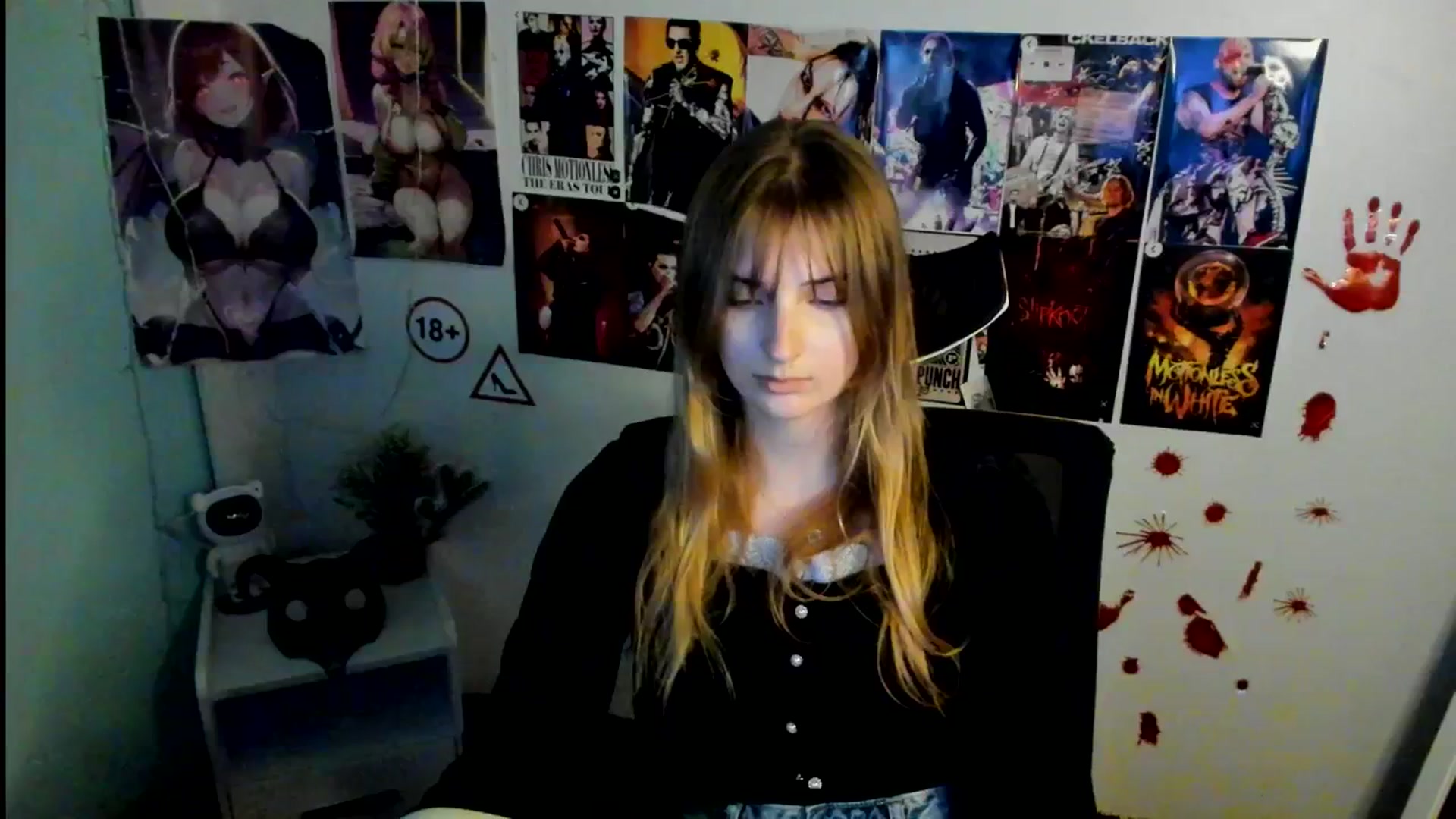 Gallery image thumbnail from Lisa_Star_'s myfreecams stream on, 11/02/2025, 17:36 image 17 of 20
