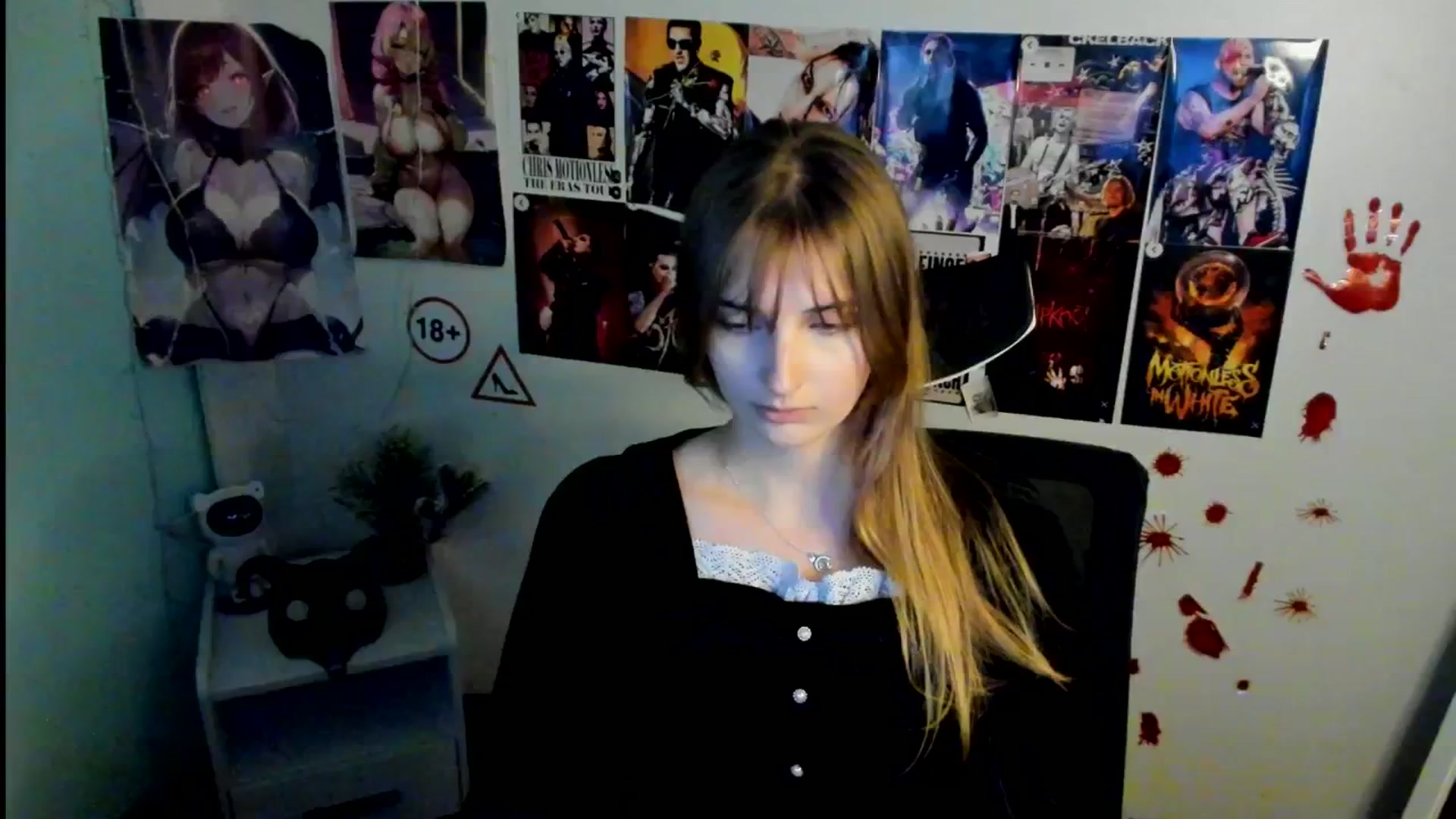 Gallery image thumbnail from Lisa_Star_'s myfreecams stream on, 11/02/2025, 17:36 image 2 of 20