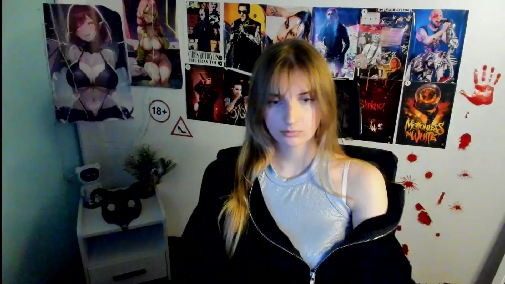 Gallery image thumbnail from Lisa_Star_'s myfreecams stream on, 11/04/2025, 14:45 image 2 of 20