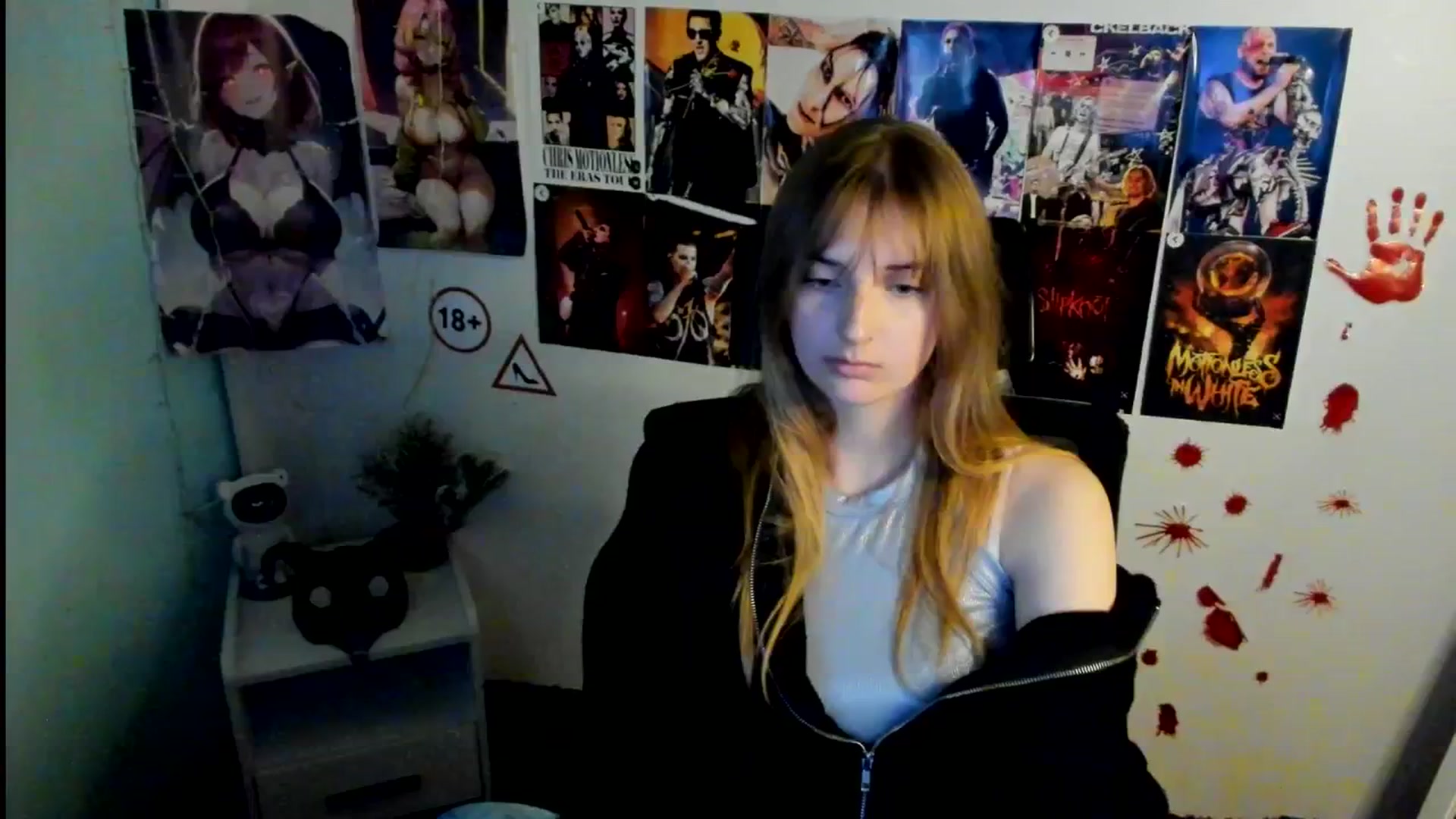 Gallery image thumbnail from Lisa_Star_'s myfreecams stream on, 11/04/2025, 14:45 image 17 of 20