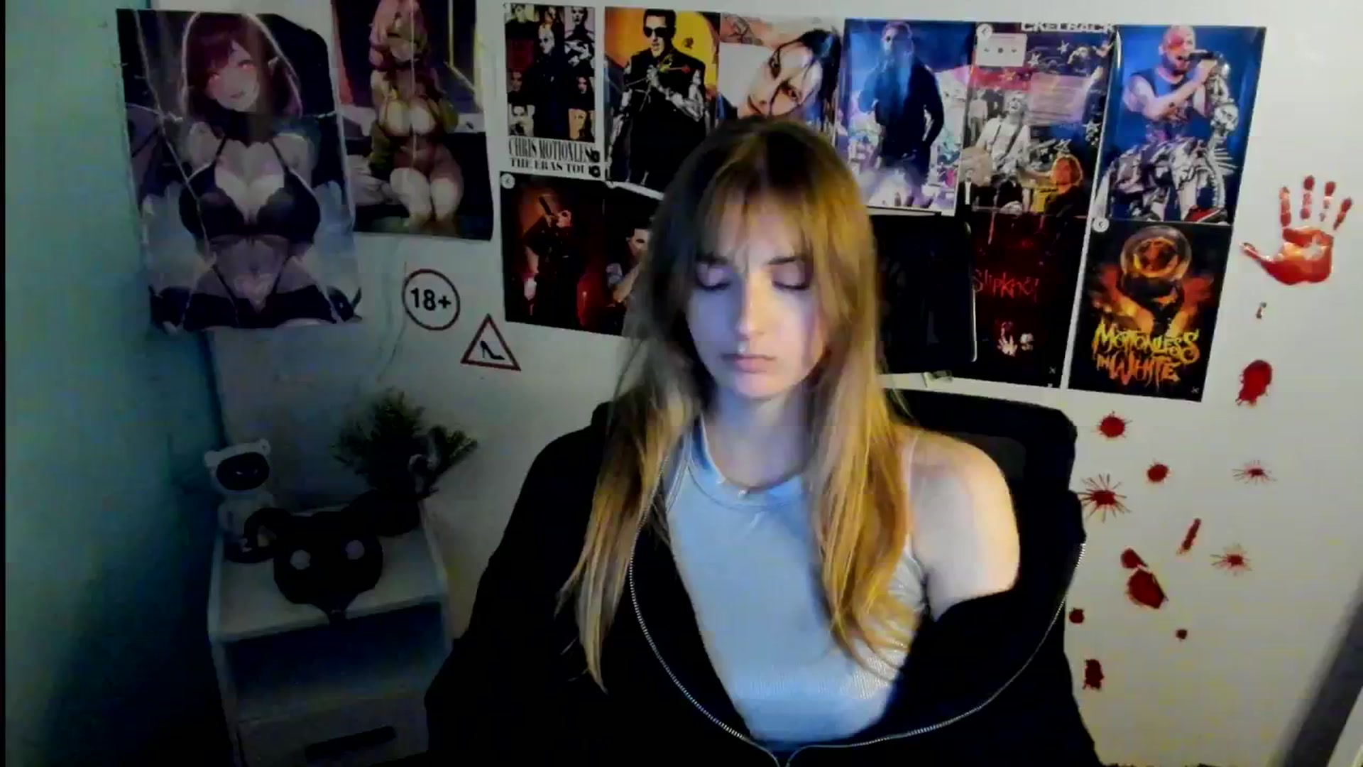 Gallery image thumbnail from Lisa_Star_'s myfreecams stream on, 11/04/2025, 14:45 image 9 of 20