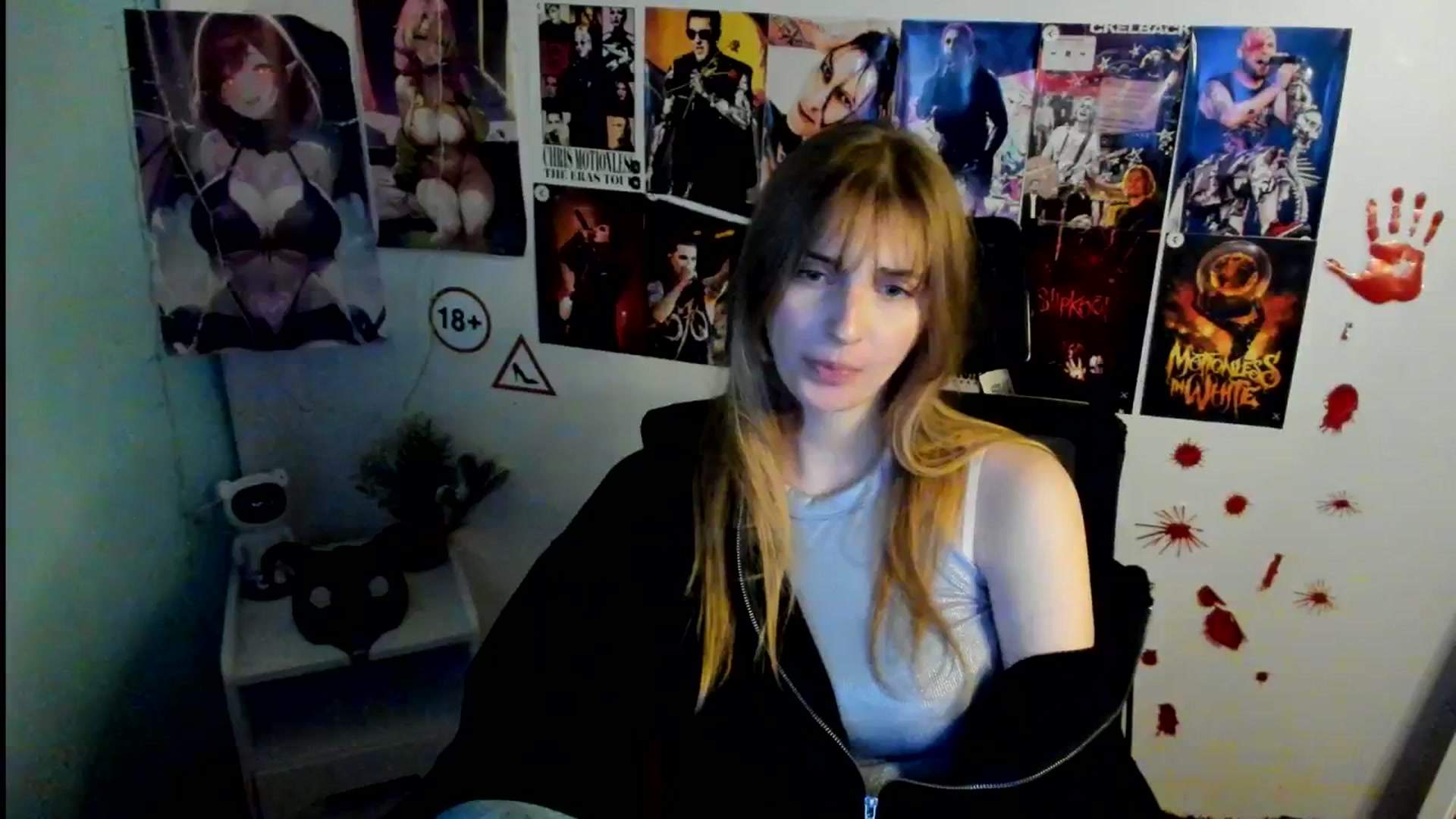 Gallery image thumbnail from Lisa_Star_'s myfreecams stream on, 11/04/2025, 14:45 image 16 of 20