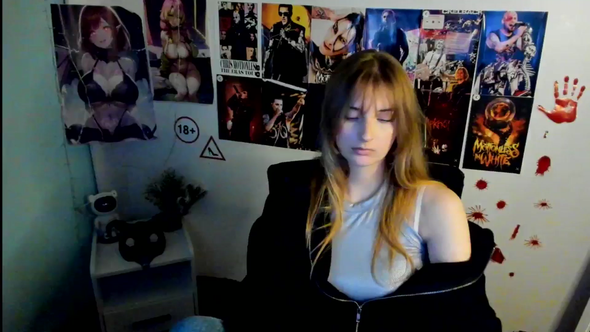 Gallery image thumbnail from Lisa_Star_'s myfreecams stream on, 11/04/2025, 14:45 image 15 of 20
