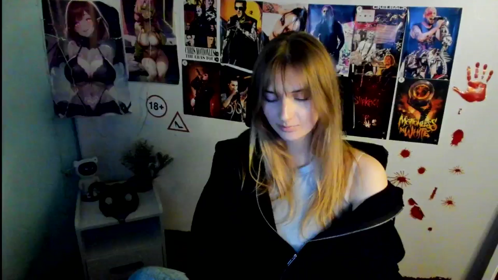 Gallery image thumbnail from Lisa_Star_'s myfreecams stream on, 11/04/2025, 15:12 image 18 of 20