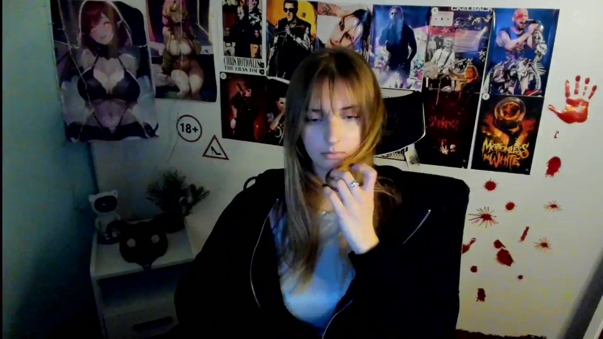 Gallery image thumbnail from Lisa_Star_'s myfreecams stream on, 11/04/2025, 15:12 image 15 of 20