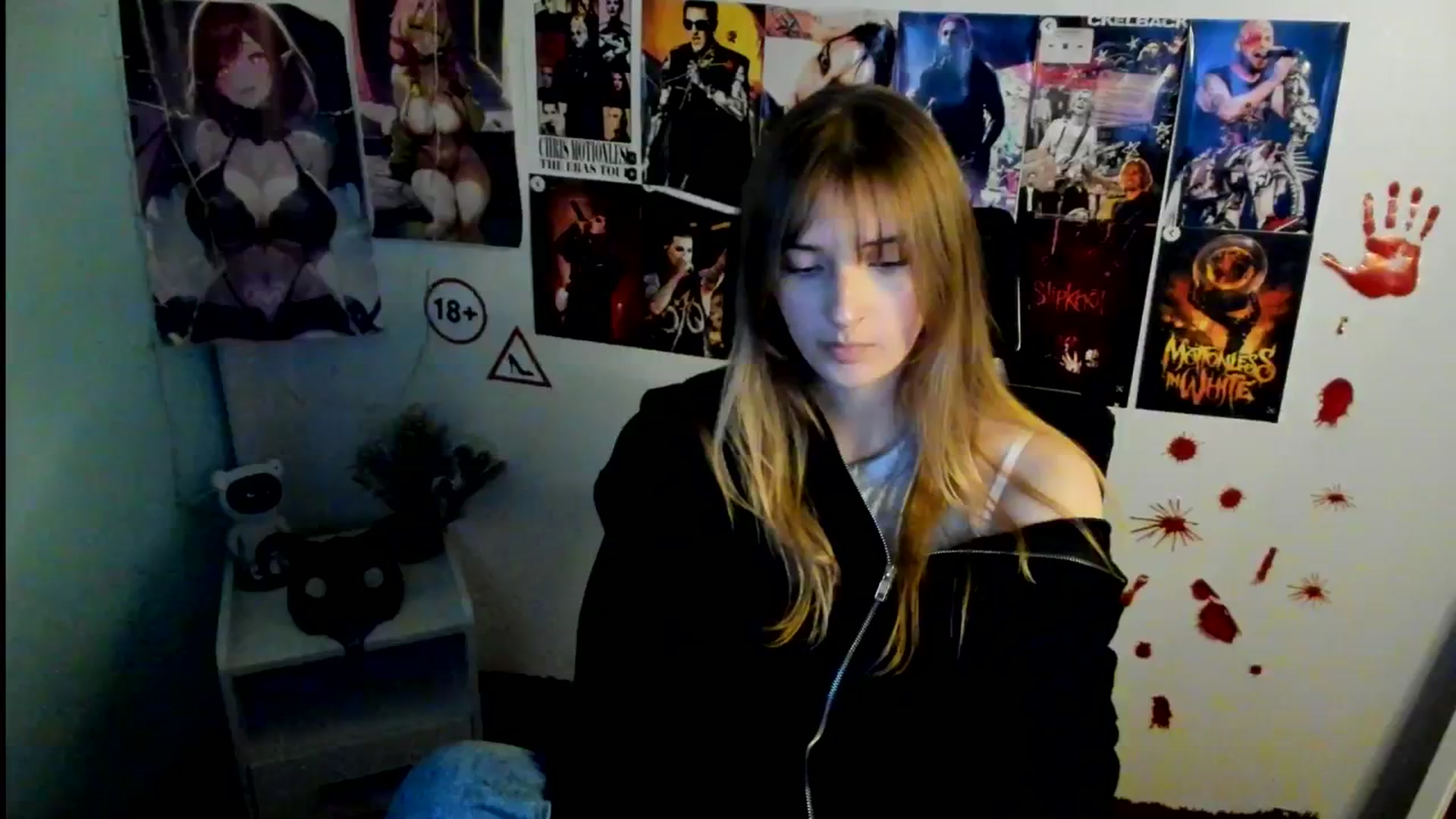 Gallery image thumbnail from Lisa_Star_'s myfreecams stream on, 11/04/2025, 16:10 image 1 of 20