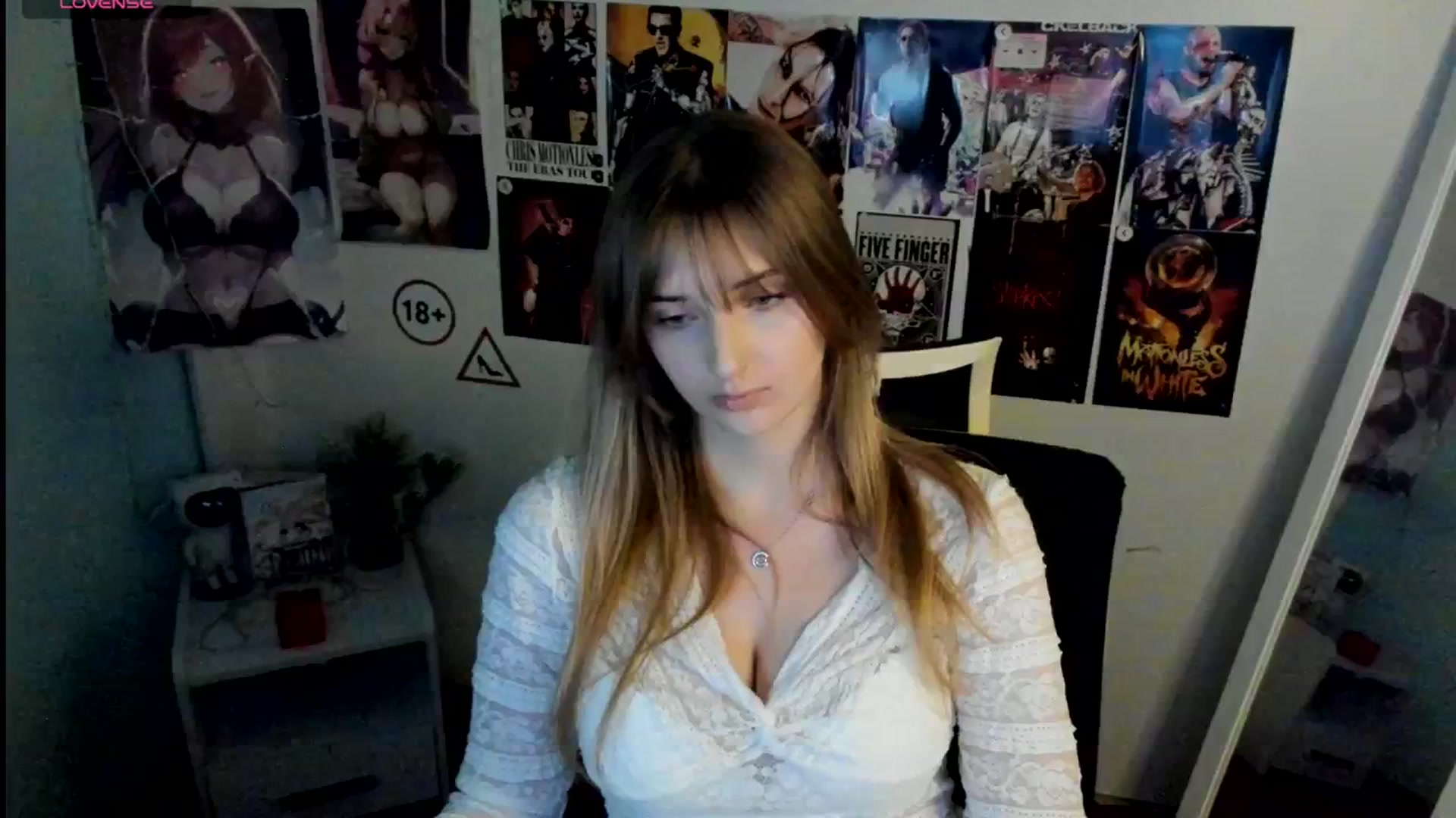 Gallery image thumbnail from Lisa_Star_'s myfreecams stream on, 11/11/2025, 14:01 image 6 of 20