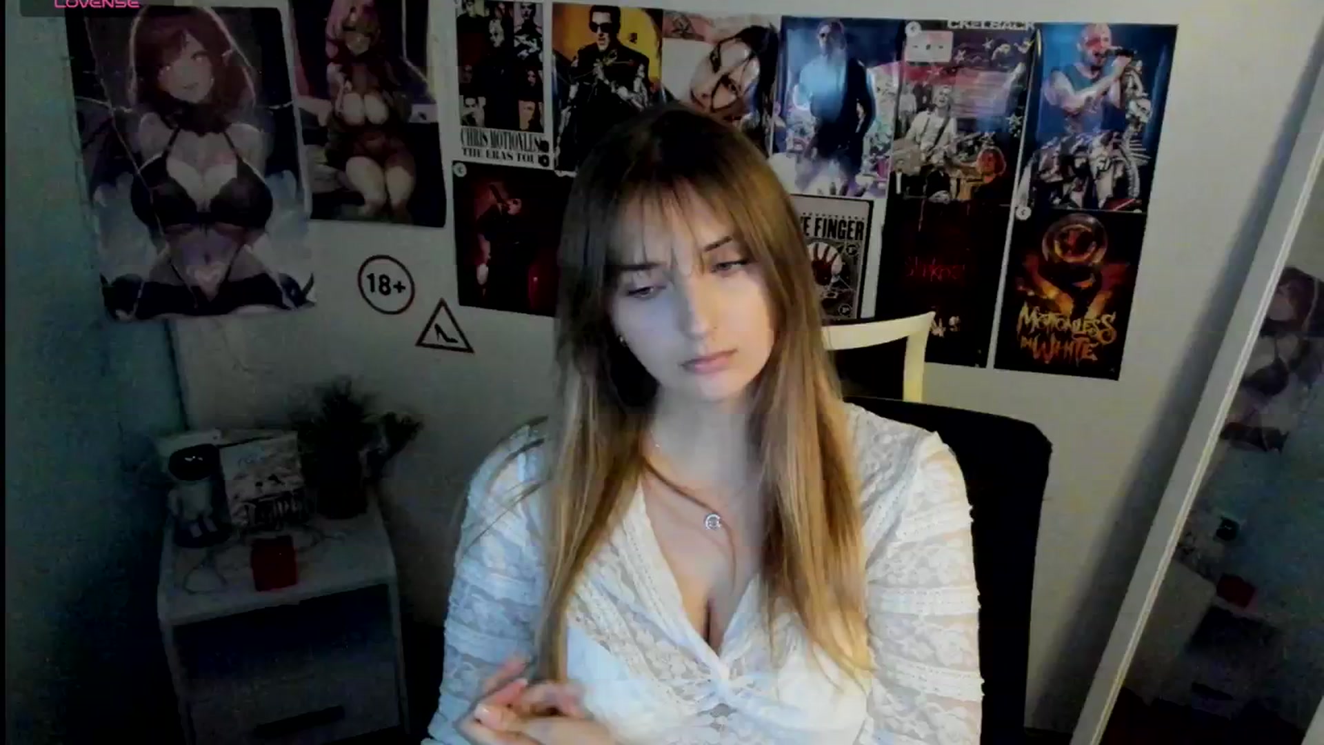 Gallery image thumbnail from Lisa_Star_'s myfreecams stream on, 11/11/2025, 14:01 image 1 of 20