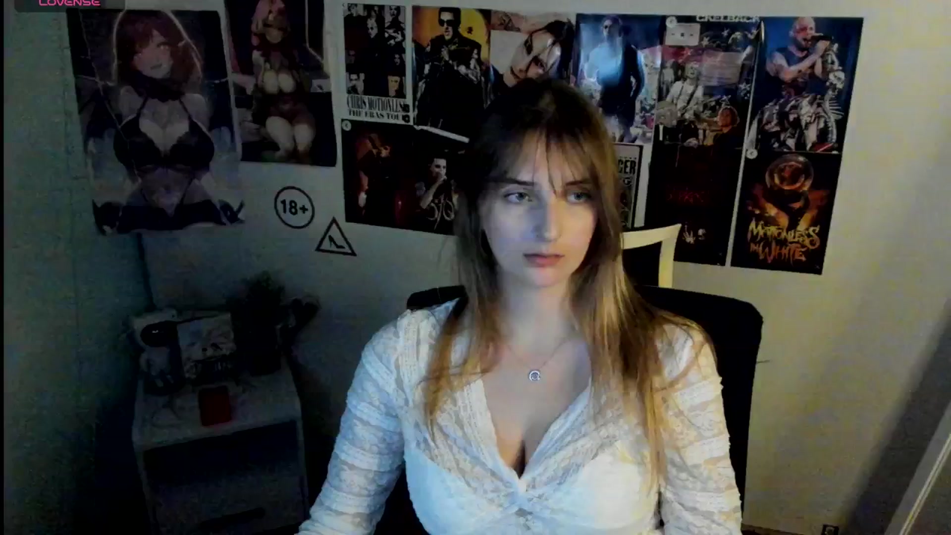 Gallery image thumbnail from Lisa_Star_'s myfreecams stream on, 11/11/2025, 18:04 image 12 of 20