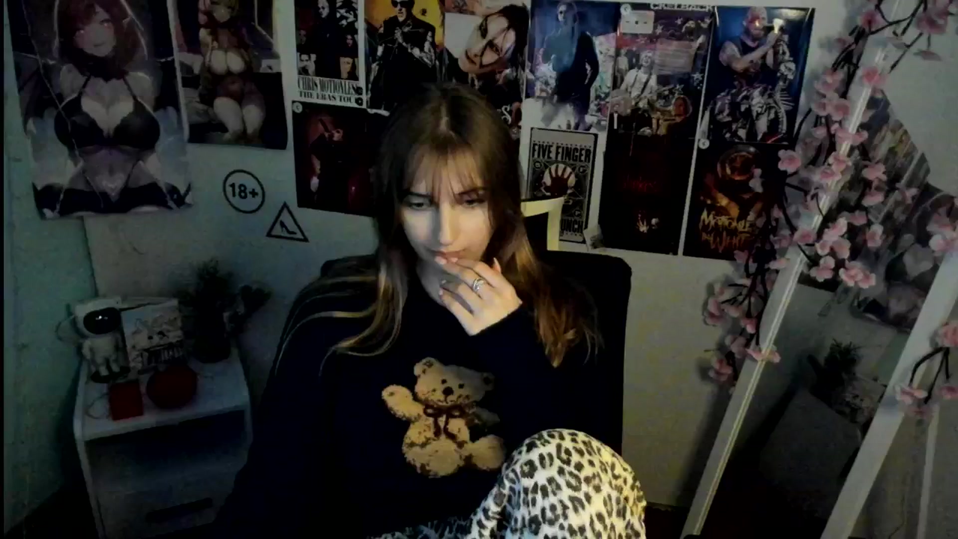Gallery image thumbnail from Lisa_Star_'s myfreecams stream on, 11/12/2025, 15:57 image 10 of 20