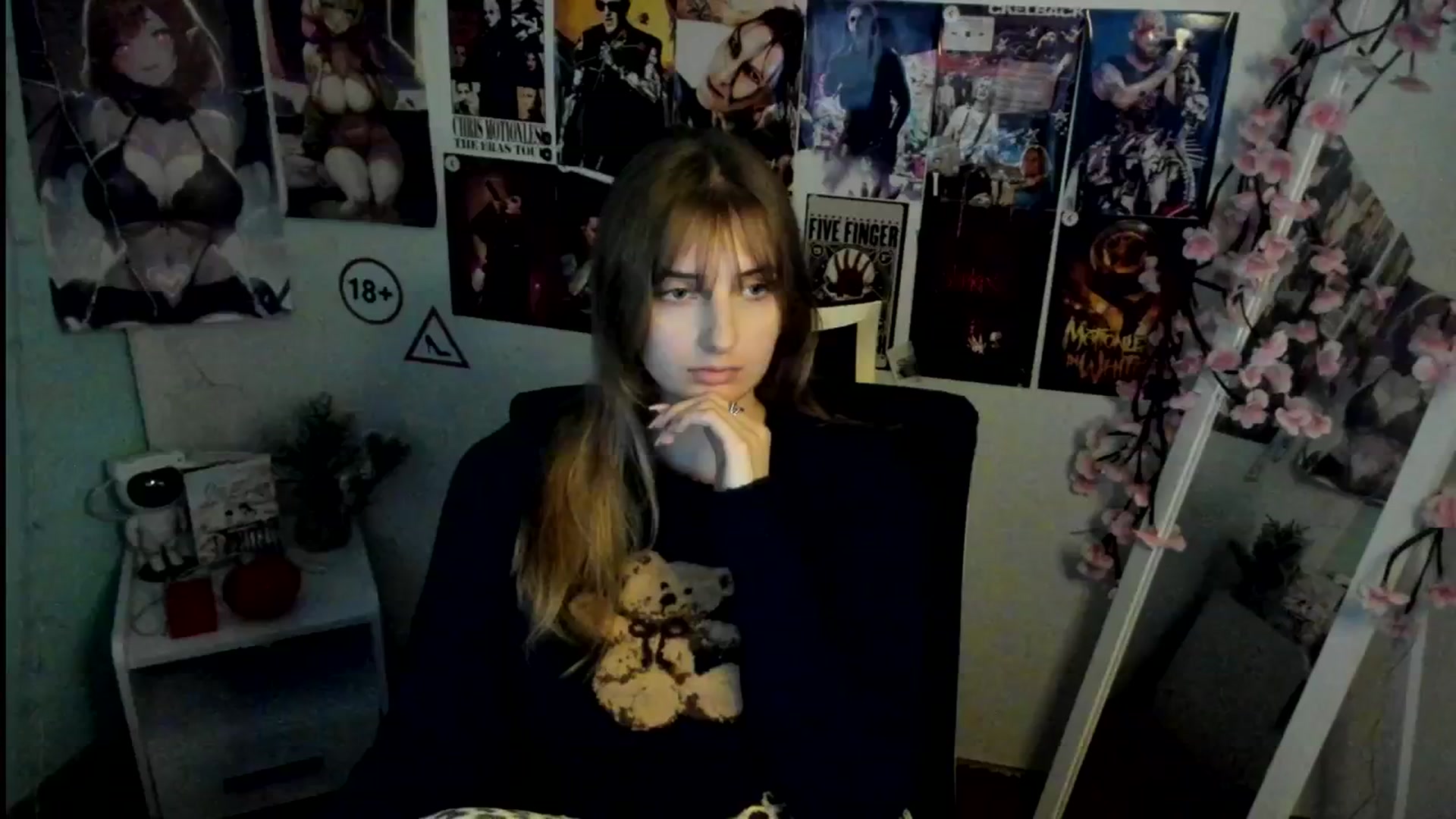 Gallery image thumbnail from Lisa_Star_'s myfreecams stream on, 11/12/2025, 15:57 image 18 of 20