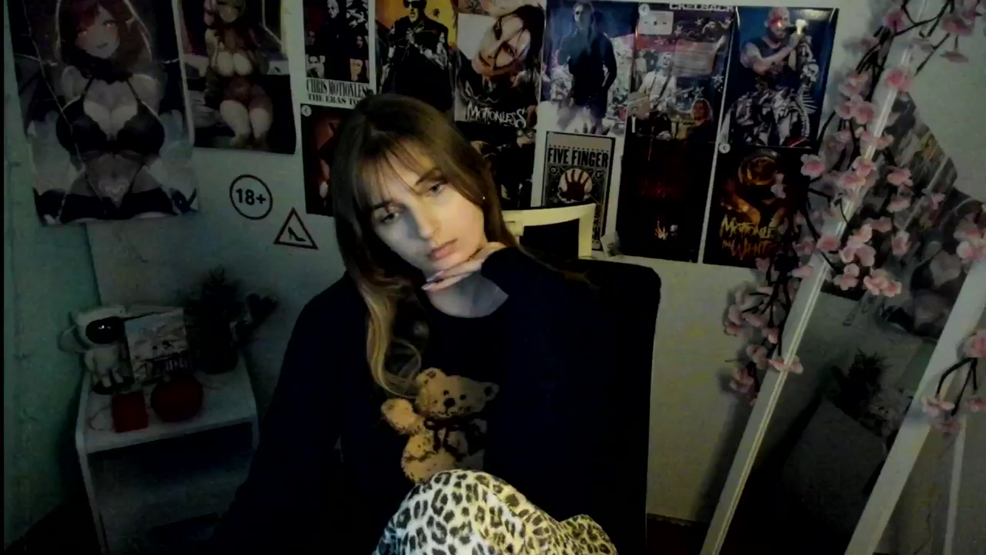 Gallery image thumbnail from Lisa_Star_'s myfreecams stream on, 11/12/2025, 15:57 image 16 of 20