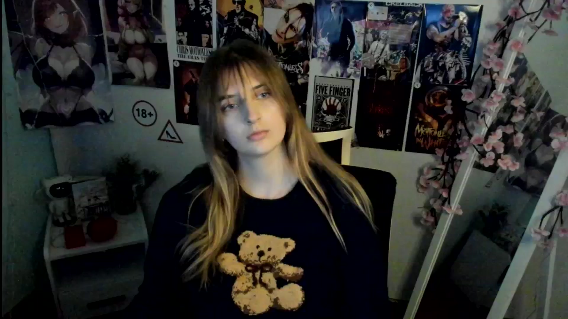 Gallery image thumbnail from Lisa_Star_'s myfreecams stream on, 11/12/2025, 16:45 image 18 of 20