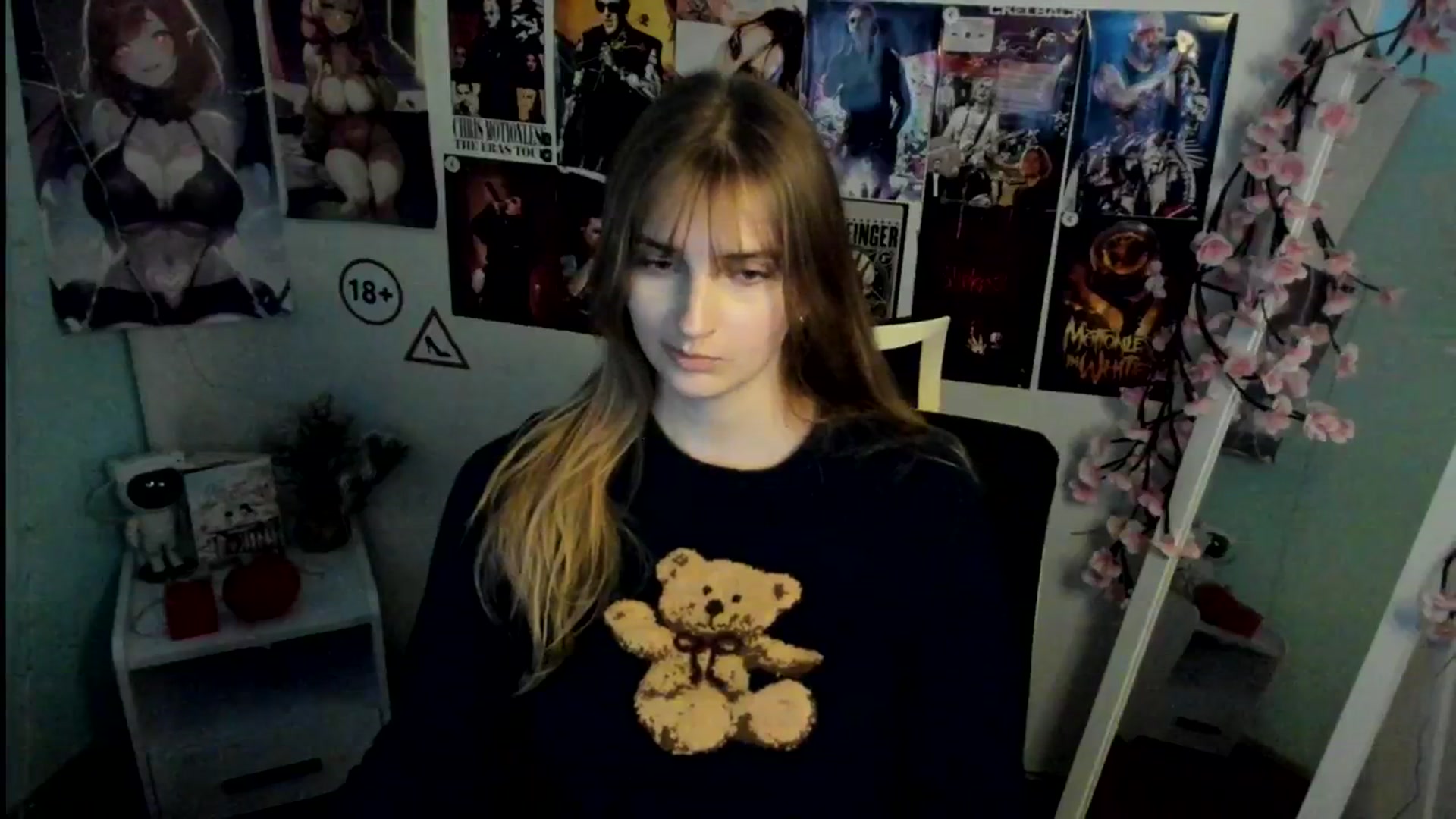 Gallery image thumbnail from Lisa_Star_'s myfreecams stream on, 11/12/2025, 17:36 image 17 of 20
