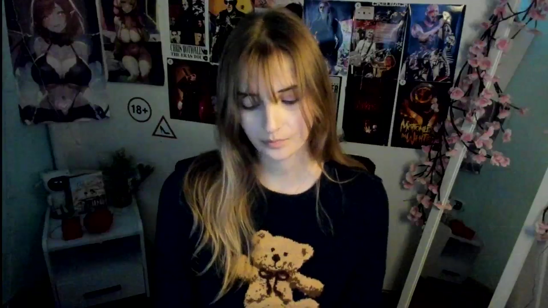 Gallery image thumbnail from Lisa_Star_'s myfreecams stream on, 11/12/2025, 17:36 image 5 of 20