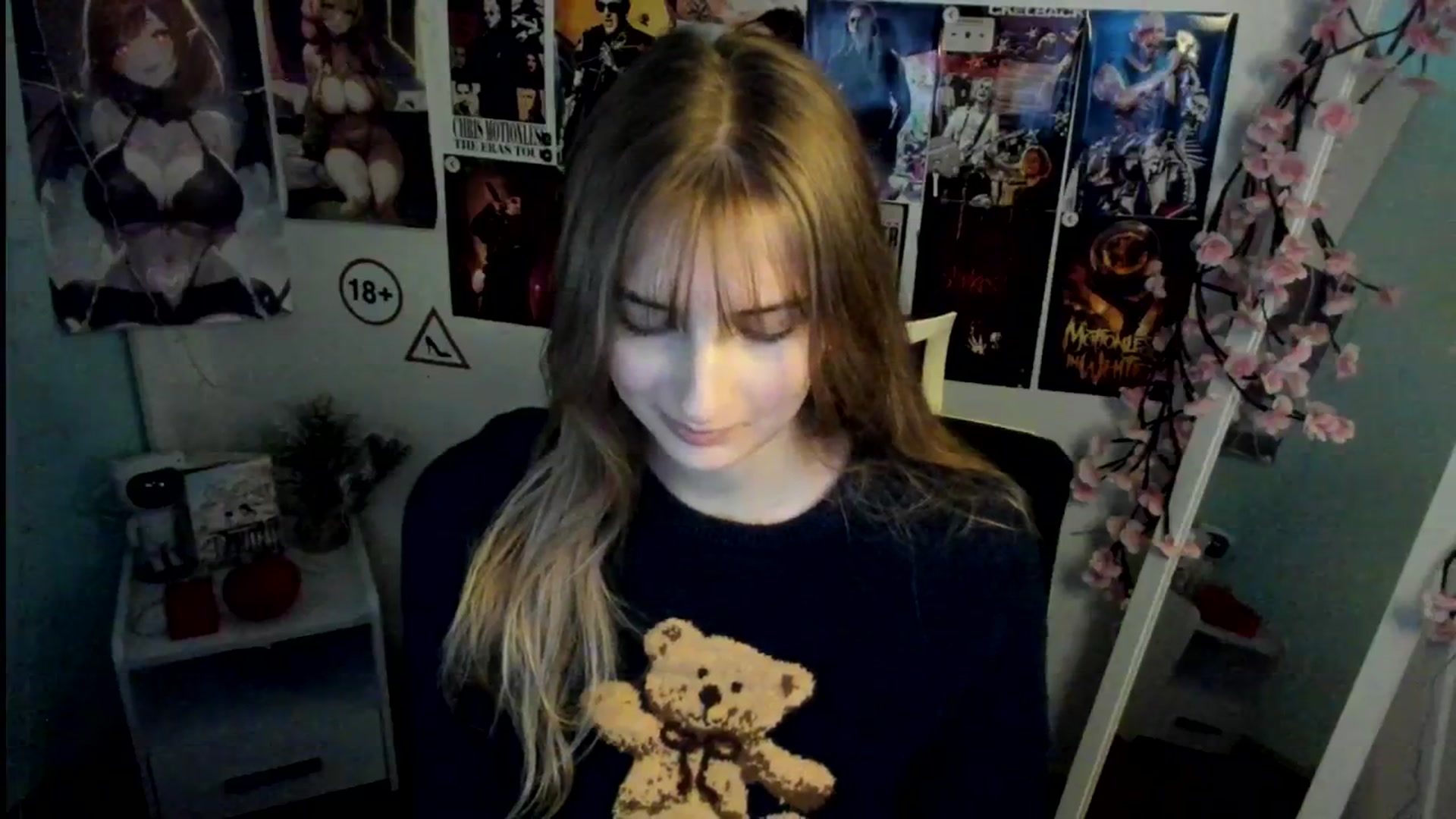 Gallery image thumbnail from Lisa_Star_'s myfreecams stream on, 11/12/2025, 17:36 image 18 of 20