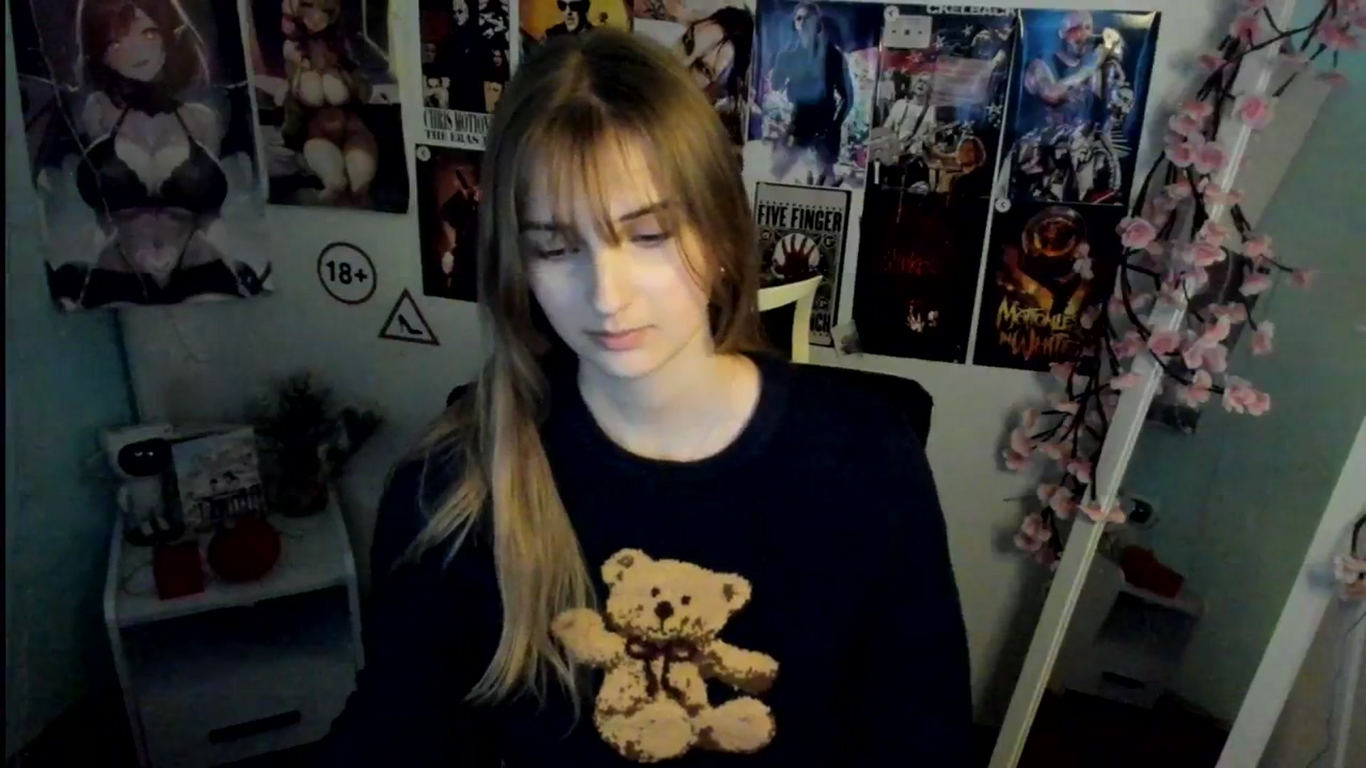 Gallery image thumbnail from Lisa_Star_'s myfreecams stream on, 11/12/2025, 17:36 image 8 of 20