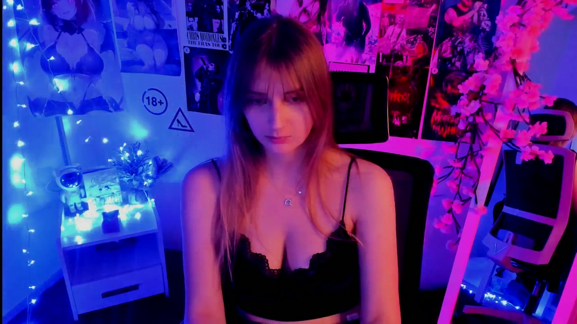 Gallery image thumbnail from Lisa_Star_'s myfreecams stream on, 11/13/2025, 13:52 image 18 of 20