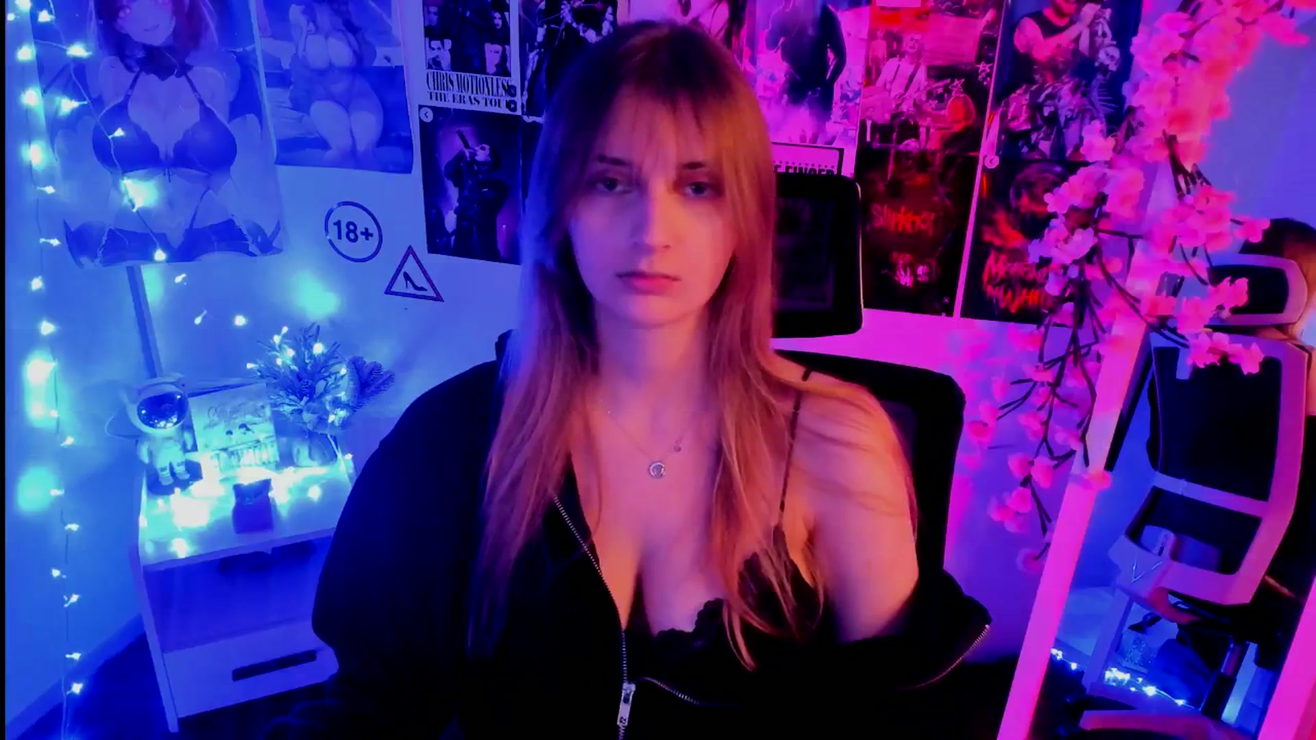Gallery image thumbnail from Lisa_Star_'s myfreecams stream on, 11/13/2025, 13:52 image 3 of 20