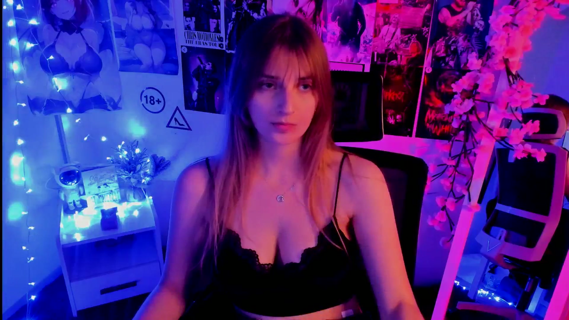 Gallery image thumbnail from Lisa_Star_'s myfreecams stream on, 11/13/2025, 13:52 image 17 of 20