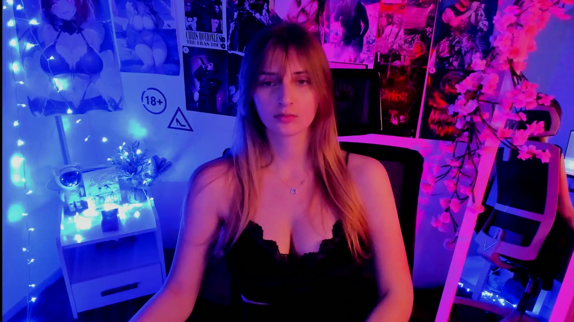 Gallery image thumbnail from Lisa_Star_'s myfreecams stream on, 11/13/2025, 14:31 image 13 of 20