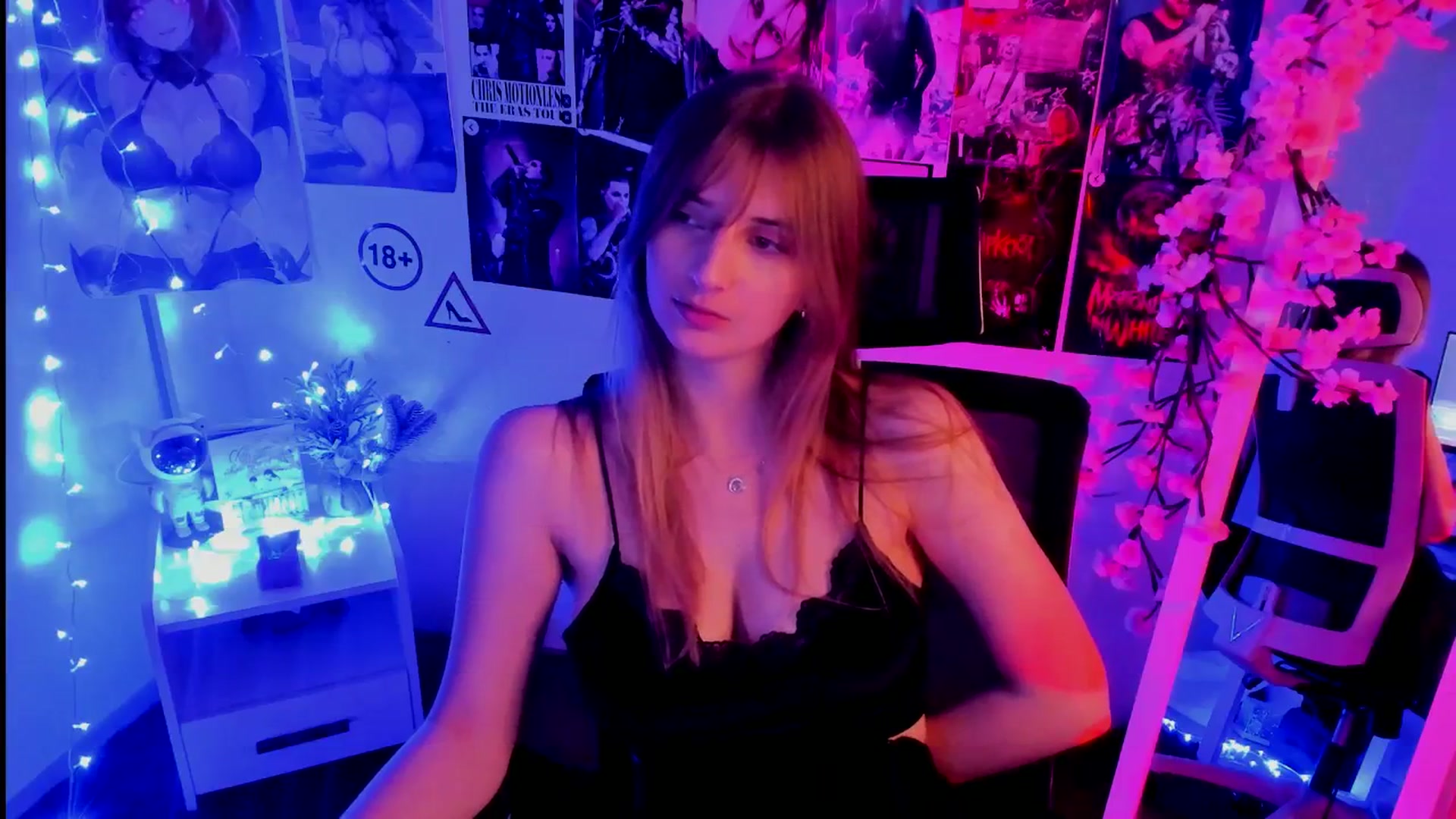 Gallery image thumbnail from Lisa_Star_'s myfreecams stream on, 11/13/2025, 14:31 image 16 of 20