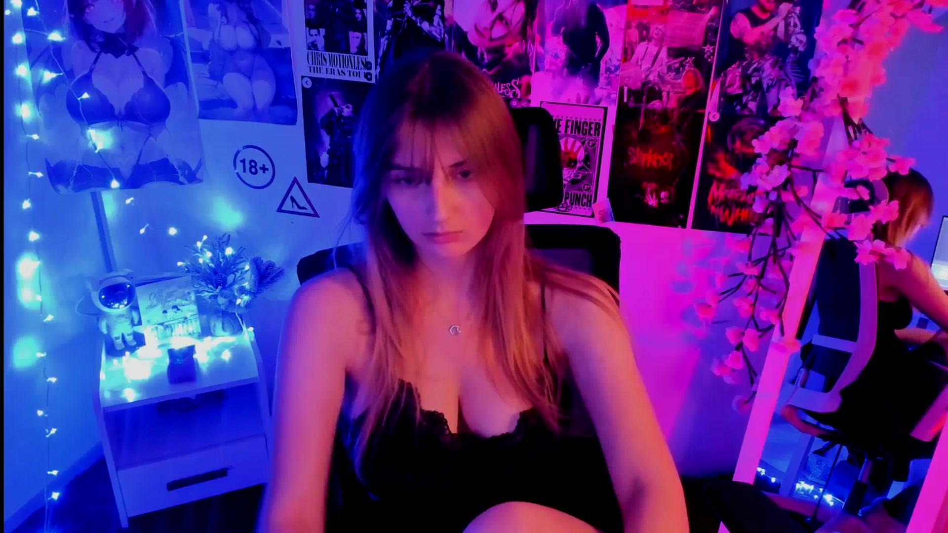 Gallery image thumbnail from Lisa_Star_'s myfreecams stream on, 11/13/2025, 14:31 image 6 of 20