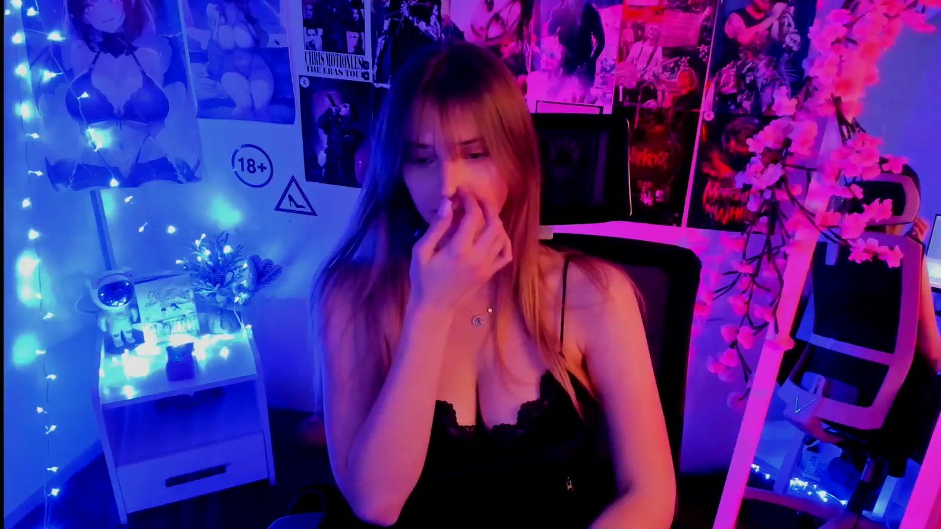 Gallery image thumbnail from Lisa_Star_'s myfreecams stream on, 11/13/2025, 14:31 image 19 of 20