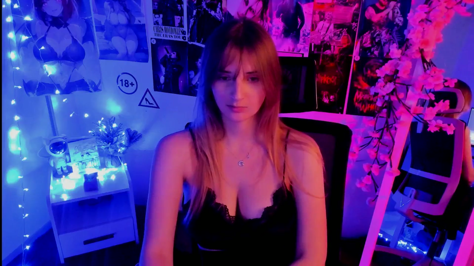 Gallery image thumbnail from Lisa_Star_'s myfreecams stream on, 11/13/2025, 14:31 image 14 of 20