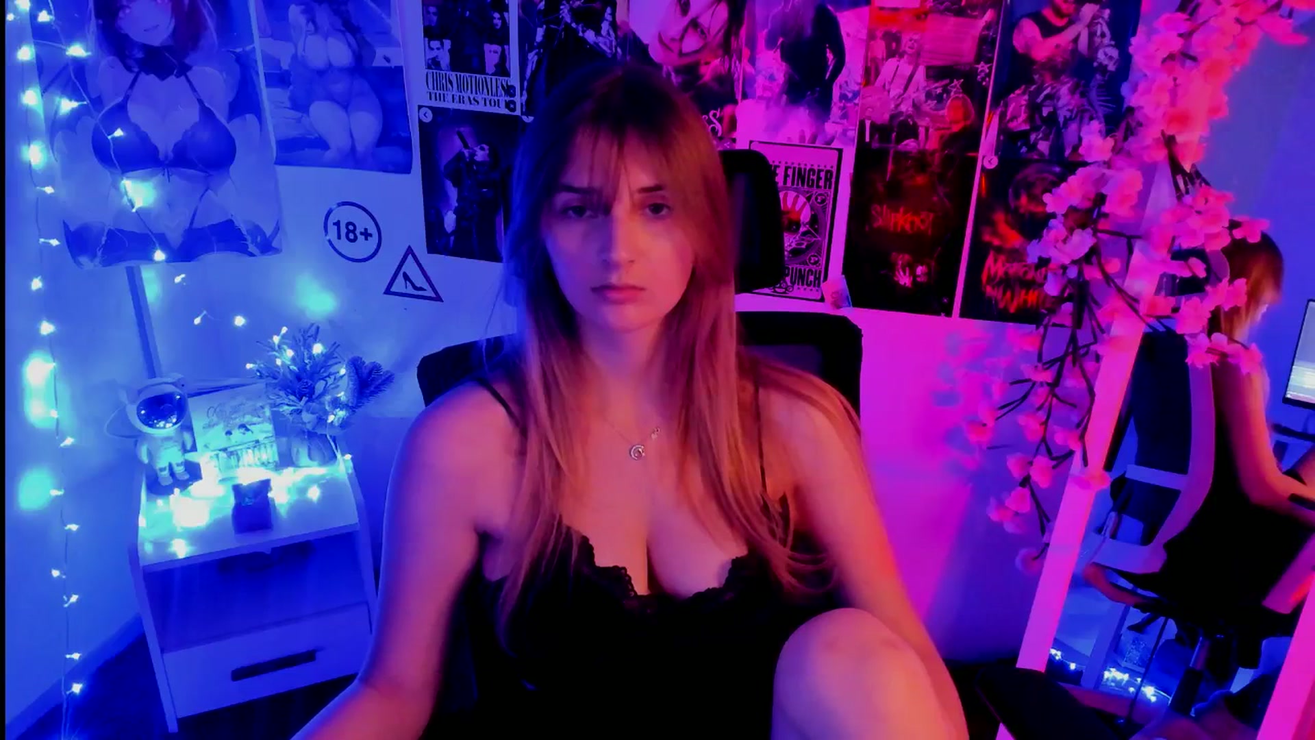 Gallery image thumbnail from Lisa_Star_'s myfreecams stream on, 11/13/2025, 14:31 image 5 of 20