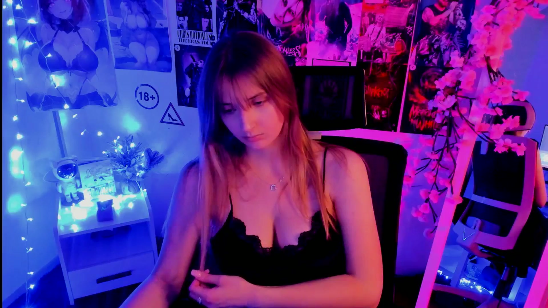 Gallery image thumbnail from Lisa_Star_'s myfreecams stream on, 11/13/2025, 14:31 image 20 of 20