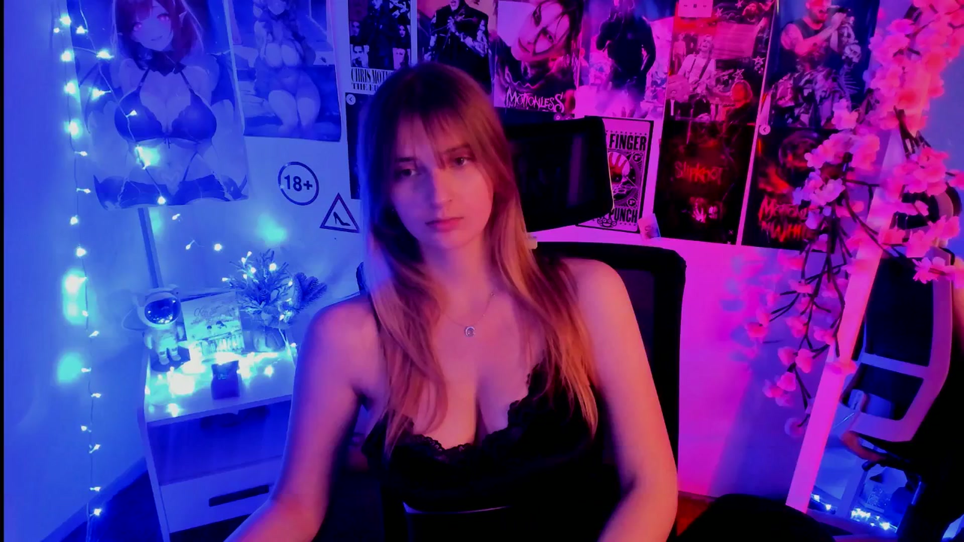Gallery image thumbnail from Lisa_Star_'s myfreecams stream on, 11/13/2025, 15:43 image 18 of 20