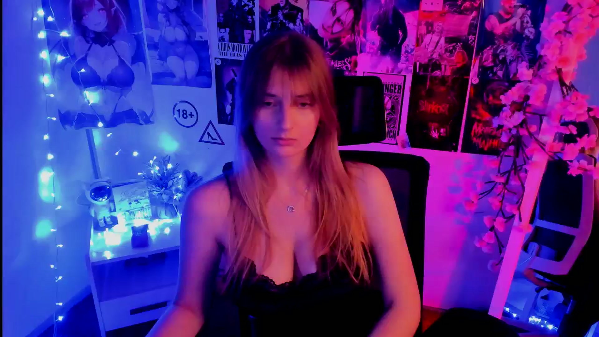 Gallery image thumbnail from Lisa_Star_'s myfreecams stream on, 11/13/2025, 15:43 image 16 of 20